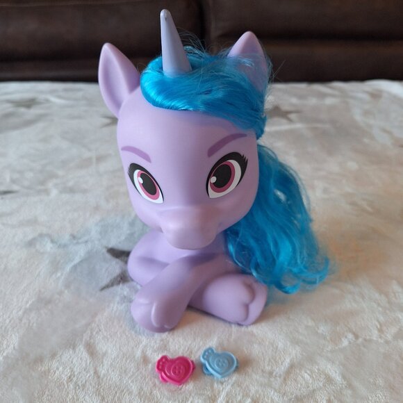 2020 My Little Pony Izzy Moonbow Styling Head Bust Brushable Hair MLP - Picture 1 of 11
